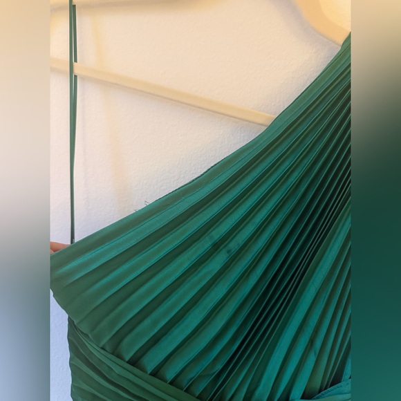 SELFIE LESLIE Kelly Green Maxi Dress - Picture 3 of 4